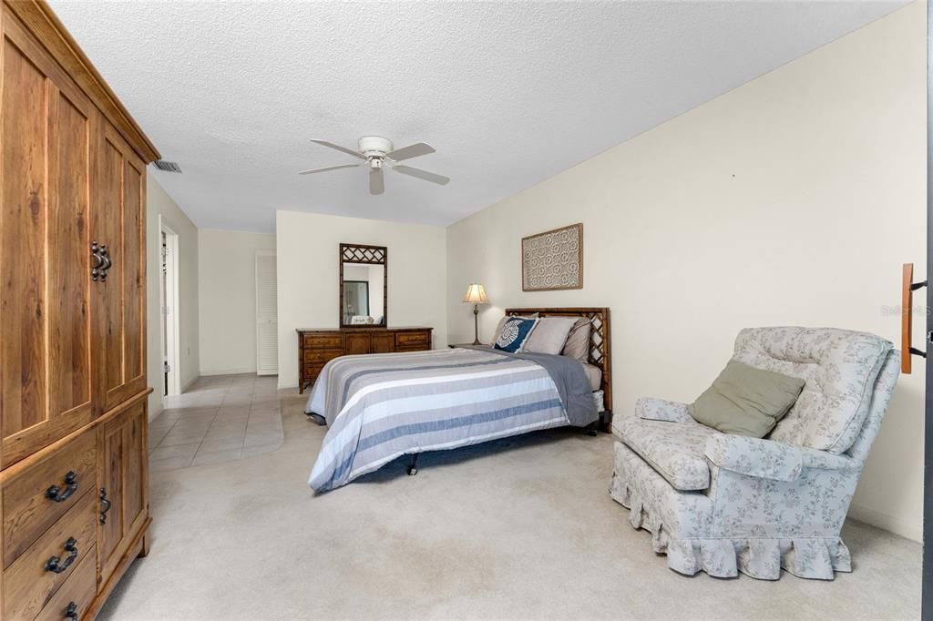 For Sale: $165,000 (2 beds, 2 baths, 1177 Square Feet)