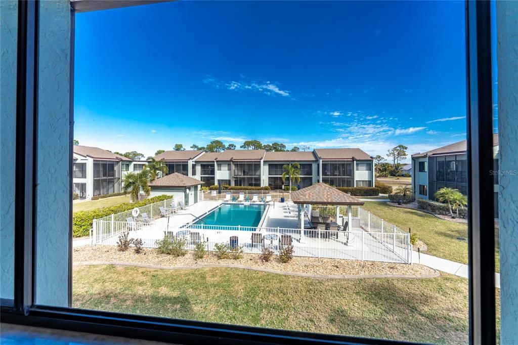 For Sale: $165,000 (2 beds, 2 baths, 1177 Square Feet)