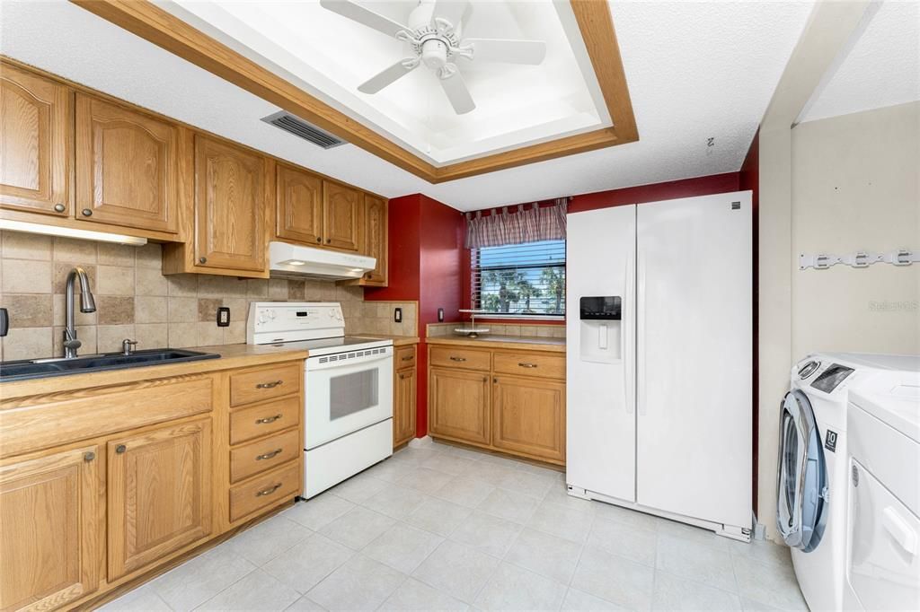 For Sale: $165,000 (2 beds, 2 baths, 1177 Square Feet)