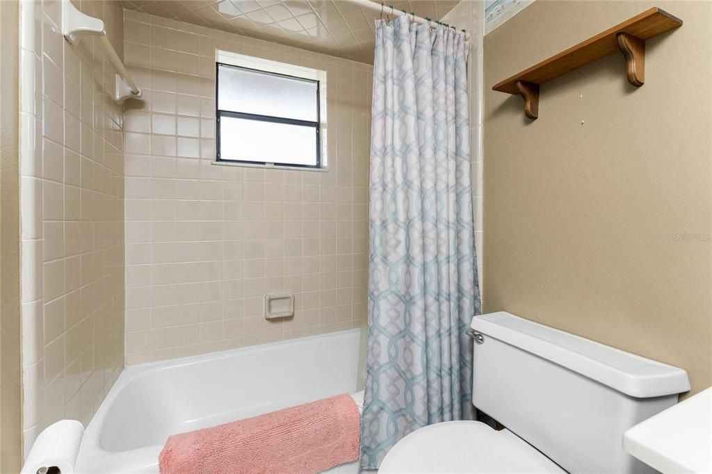 For Sale: $165,000 (2 beds, 2 baths, 1177 Square Feet)