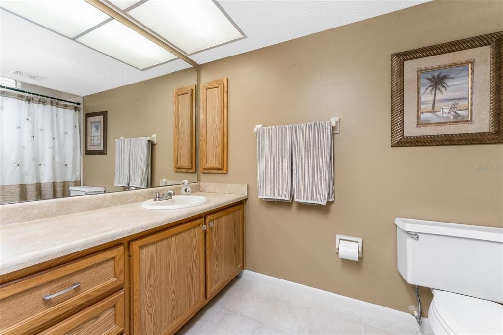For Sale: $165,000 (2 beds, 2 baths, 1177 Square Feet)