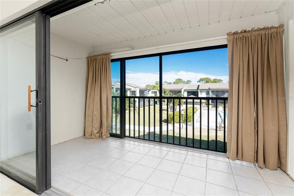 For Sale: $165,000 (2 beds, 2 baths, 1177 Square Feet)