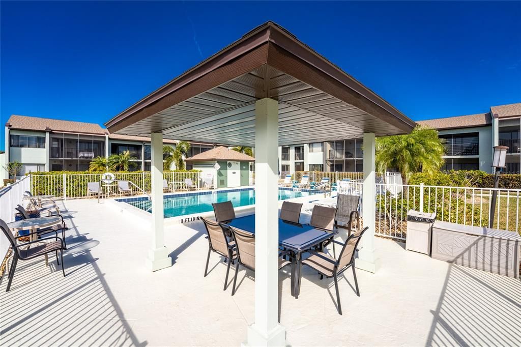 For Sale: $165,000 (2 beds, 2 baths, 1177 Square Feet)