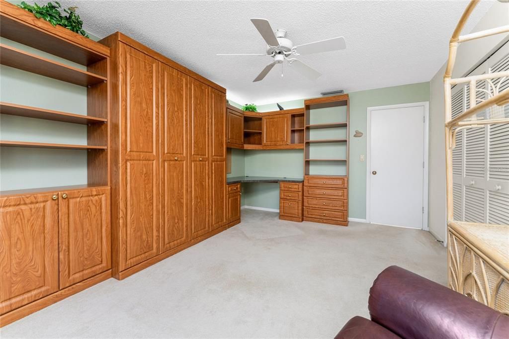 For Sale: $165,000 (2 beds, 2 baths, 1177 Square Feet)