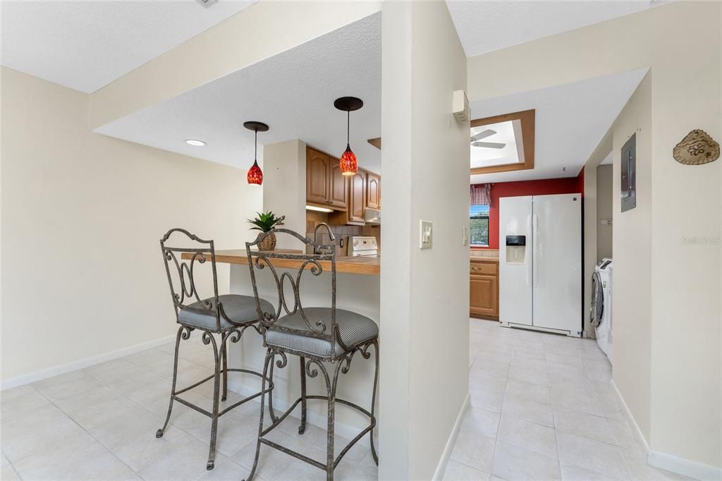 For Sale: $165,000 (2 beds, 2 baths, 1177 Square Feet)