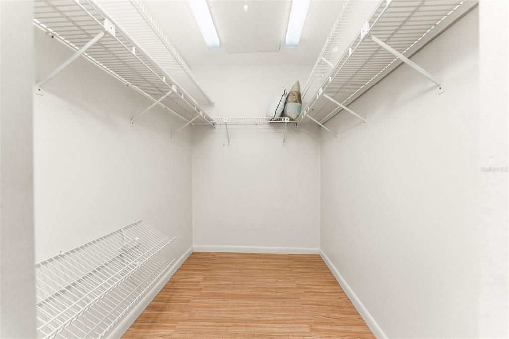 For Sale: $165,000 (2 beds, 2 baths, 1177 Square Feet)