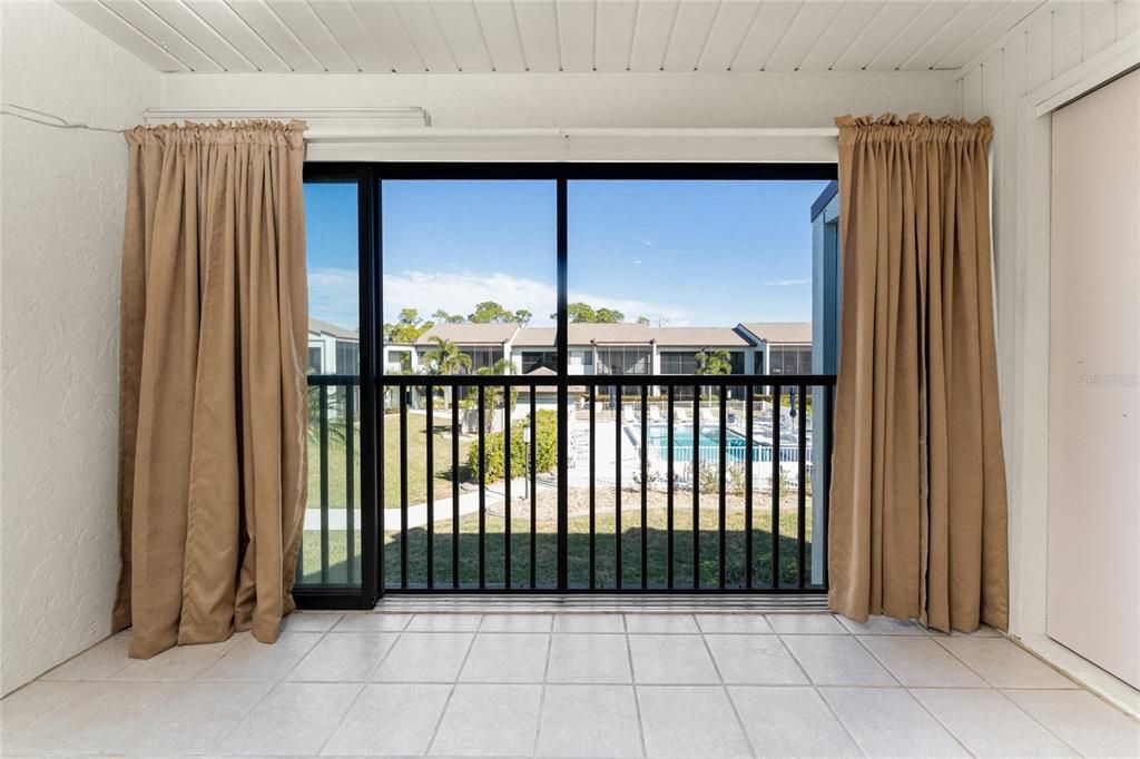 For Sale: $165,000 (2 beds, 2 baths, 1177 Square Feet)