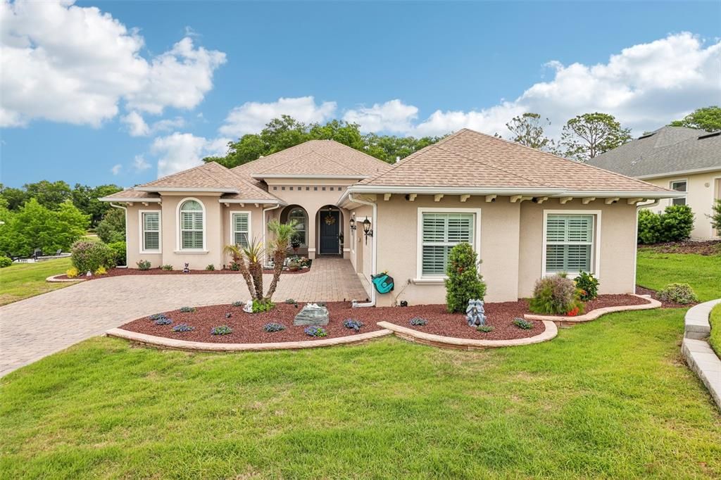 Active With Contract: $645,000 (4 beds, 3 baths, 2900 Square Feet)