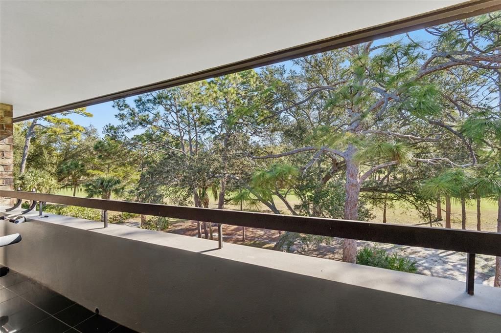 Active With Contract: $159,000 (1 beds, 1 baths, 610 Square Feet)