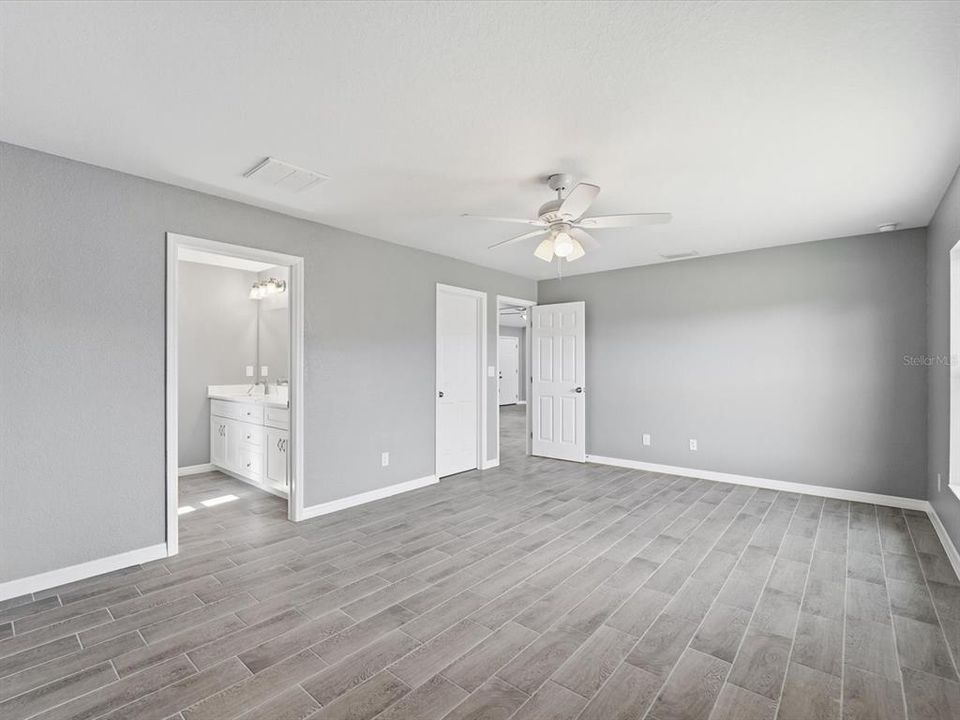 Activo con contrato: $279,900 (3 camas, 2 baños, 1639 Pies cuadrados)