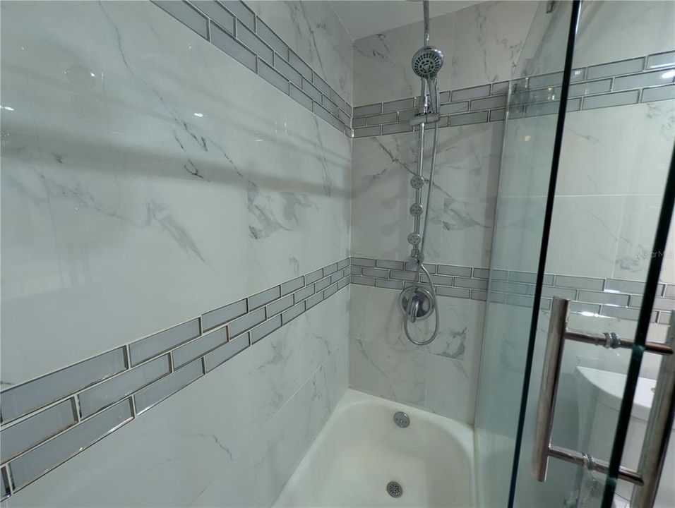 На продажу: $124,900 (2 спален, 2 ванн, 1092 Квадратных фут)