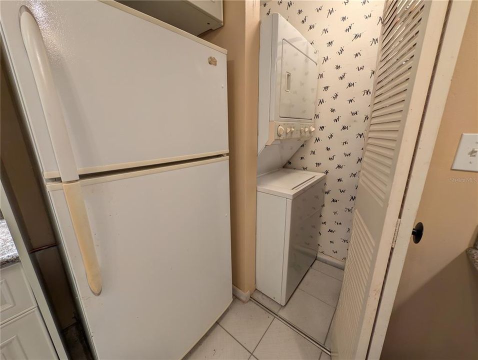На продажу: $124,900 (2 спален, 2 ванн, 1092 Квадратных фут)