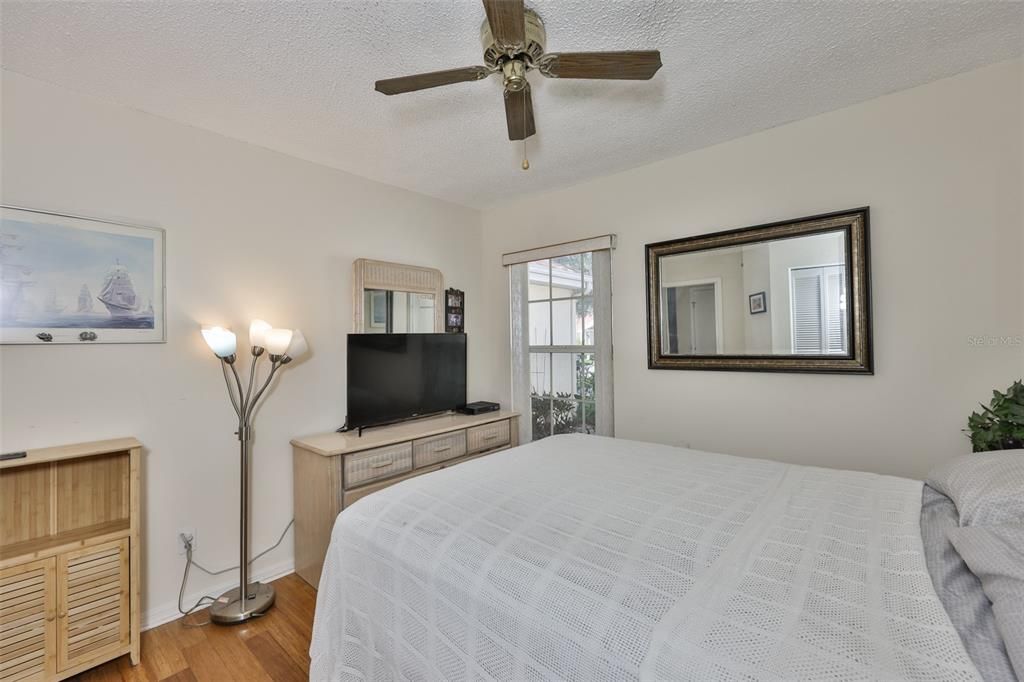 En Venta: $164,900 (2 camas, 2 baños, 1238 Pies cuadrados)