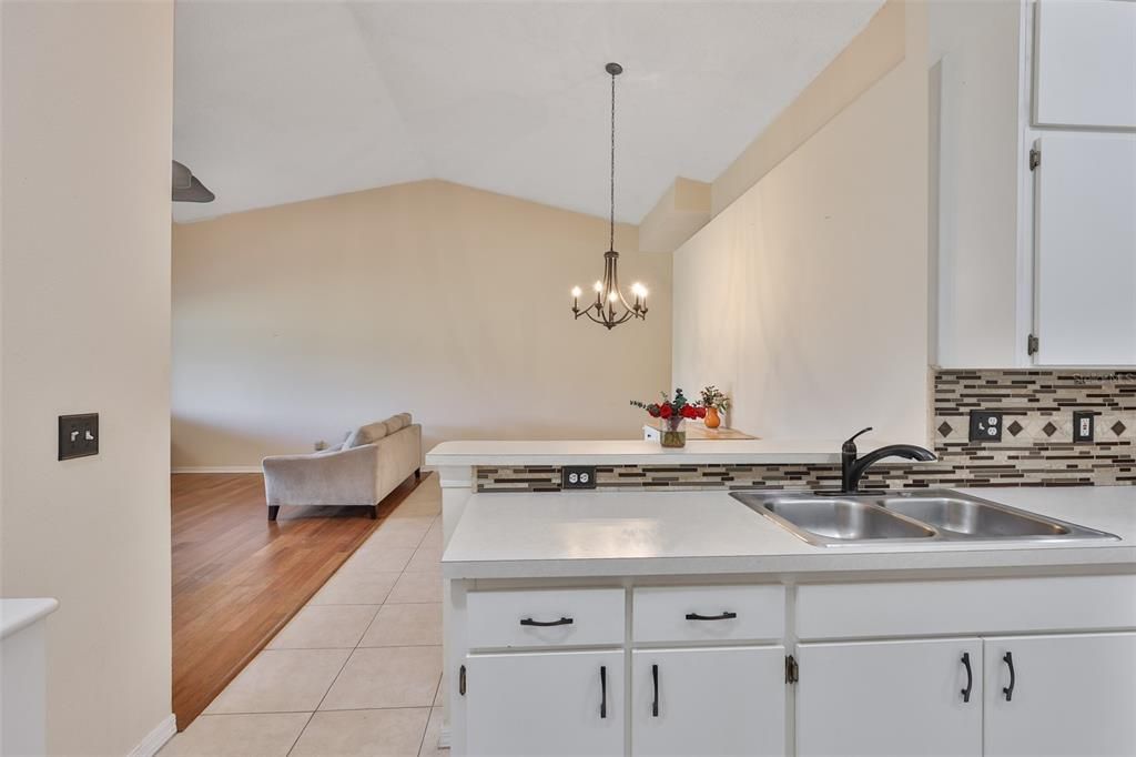 En Venta: $164,900 (2 camas, 2 baños, 1238 Pies cuadrados)