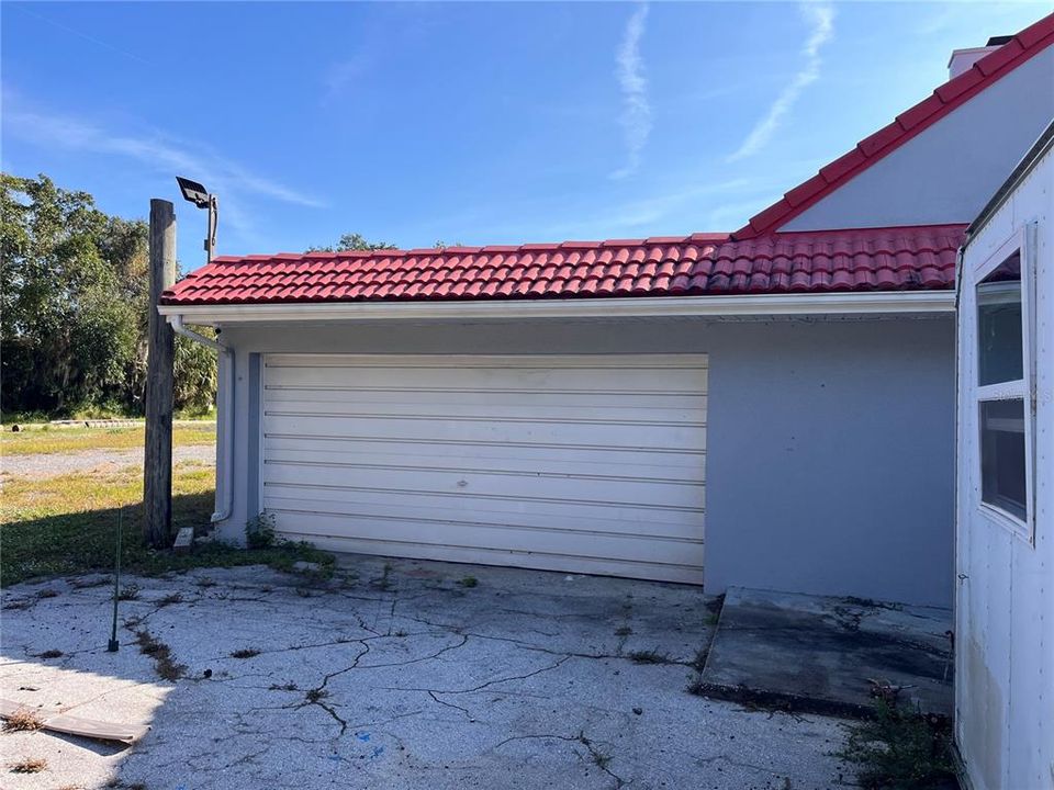 For Sale: $550,000 (4 beds, 3 baths, 10179 Square Feet)