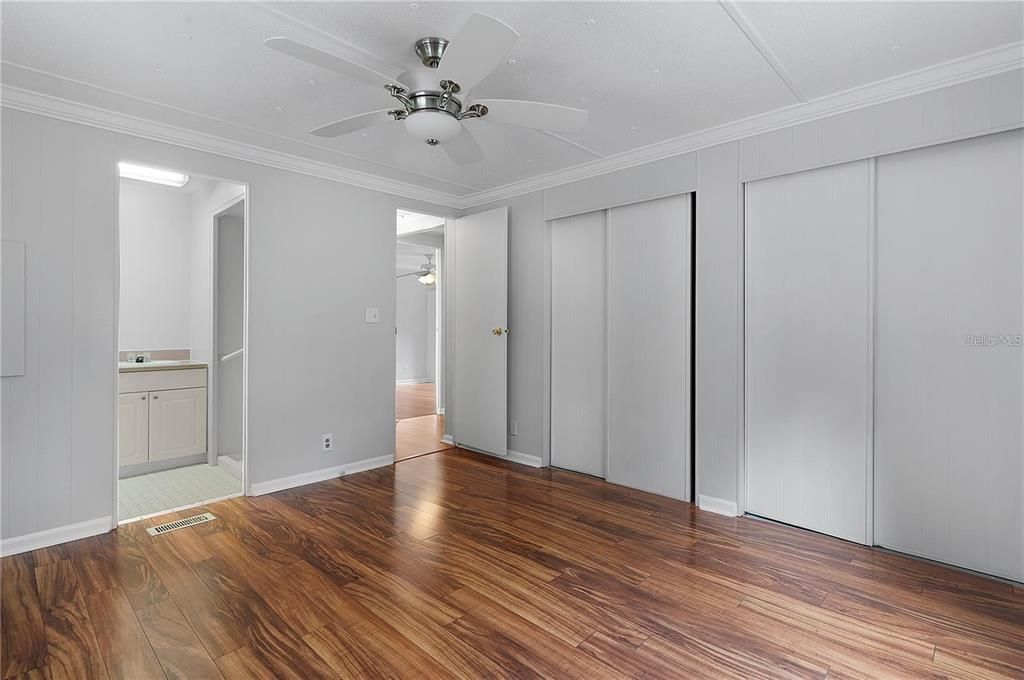 For Sale: $159,900 (3 beds, 2 baths, 1344 Square Feet)