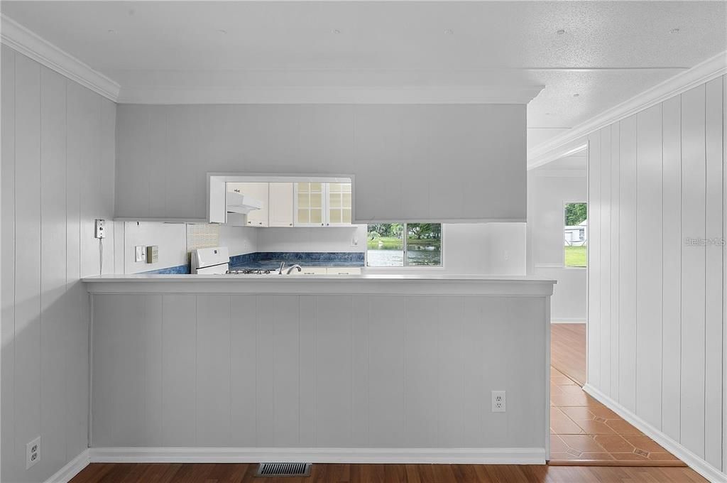 For Sale: $159,900 (3 beds, 2 baths, 1344 Square Feet)