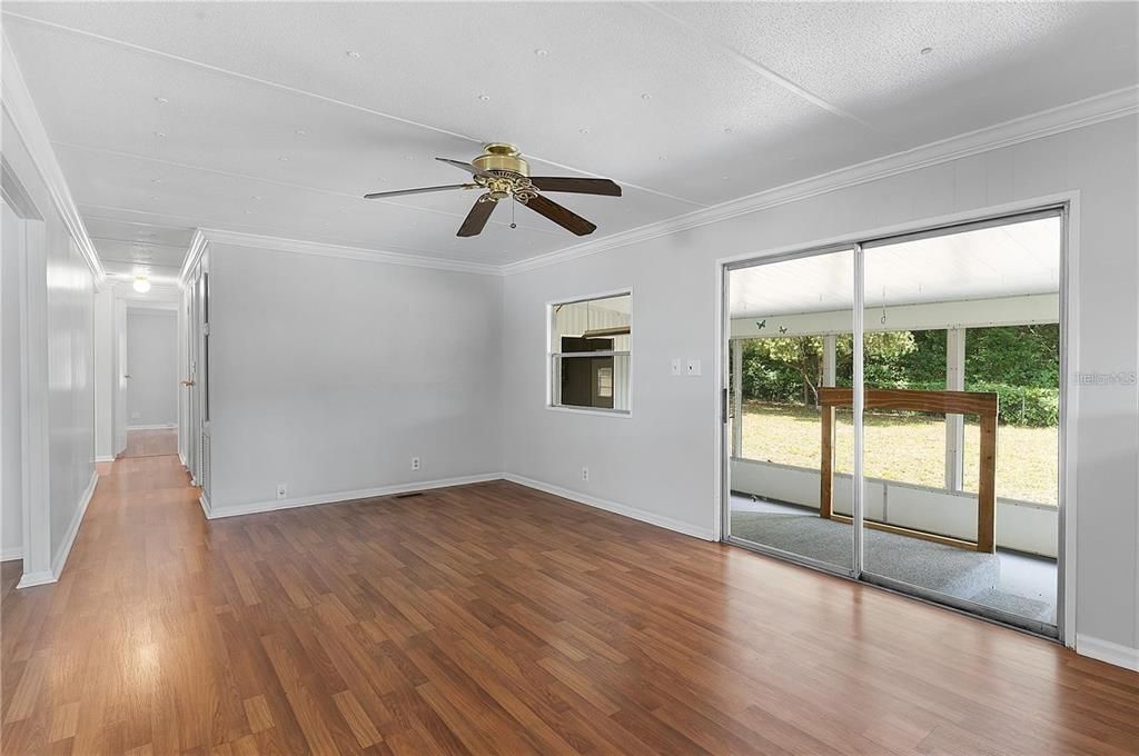 For Sale: $159,900 (3 beds, 2 baths, 1344 Square Feet)