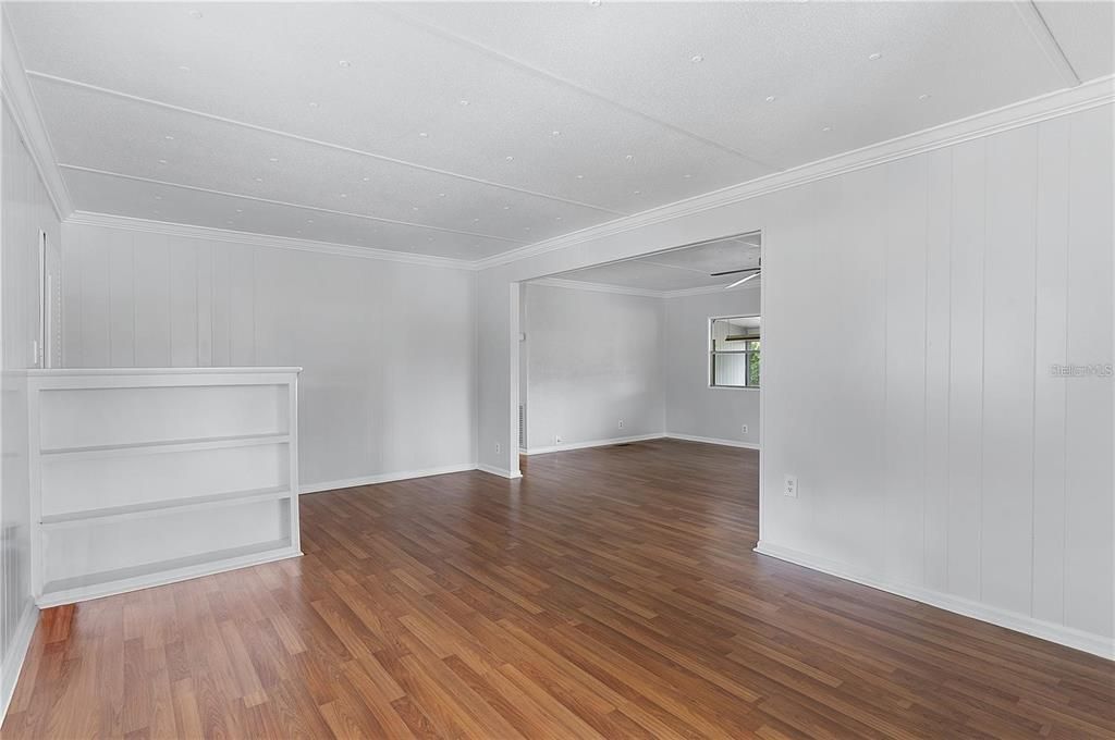 For Sale: $159,900 (3 beds, 2 baths, 1344 Square Feet)