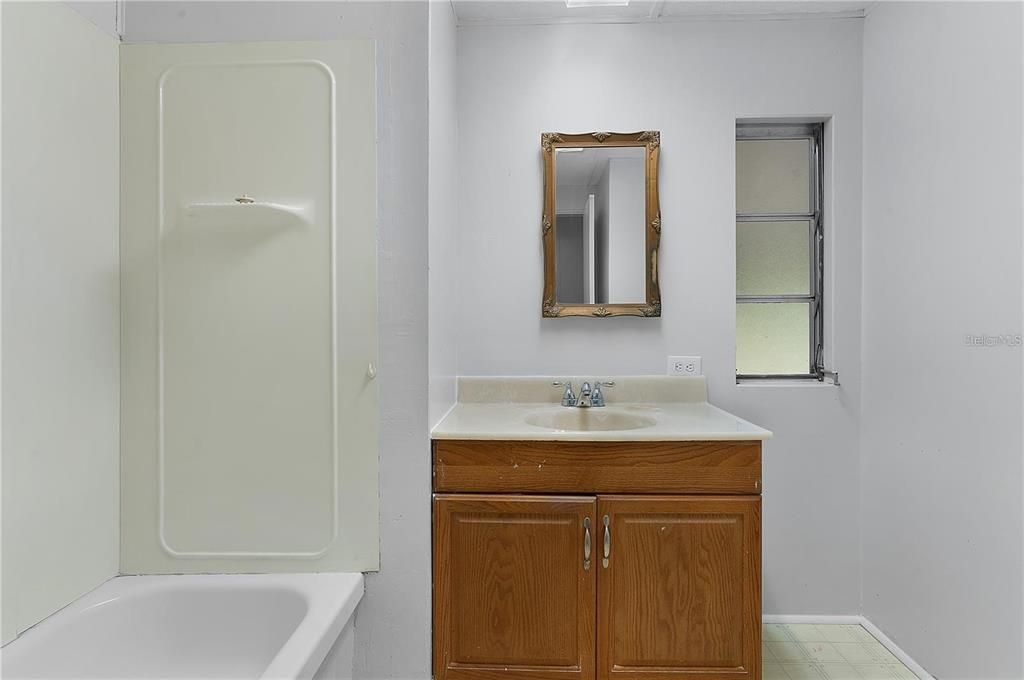 For Sale: $159,900 (3 beds, 2 baths, 1344 Square Feet)