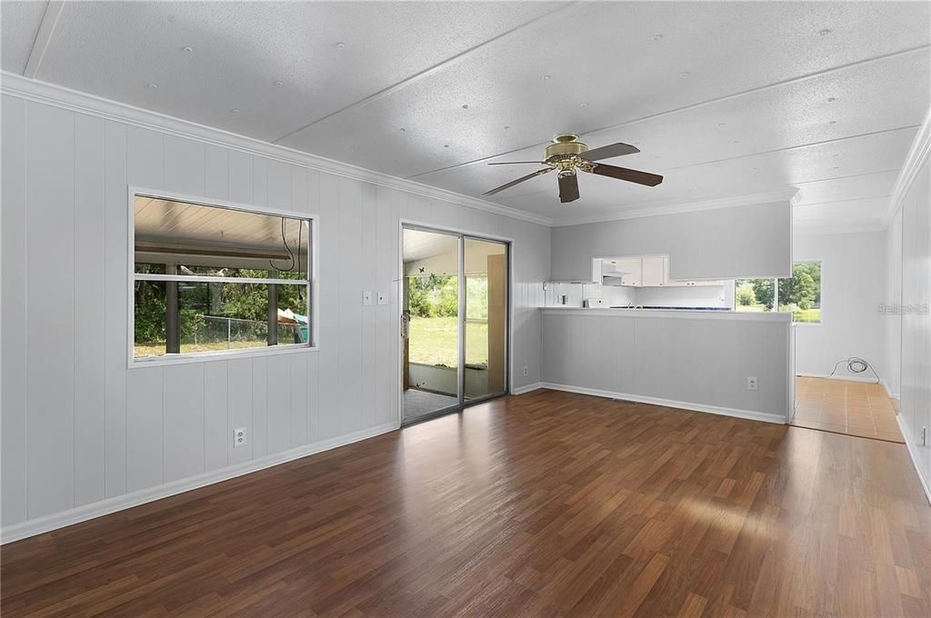 For Sale: $159,900 (3 beds, 2 baths, 1344 Square Feet)