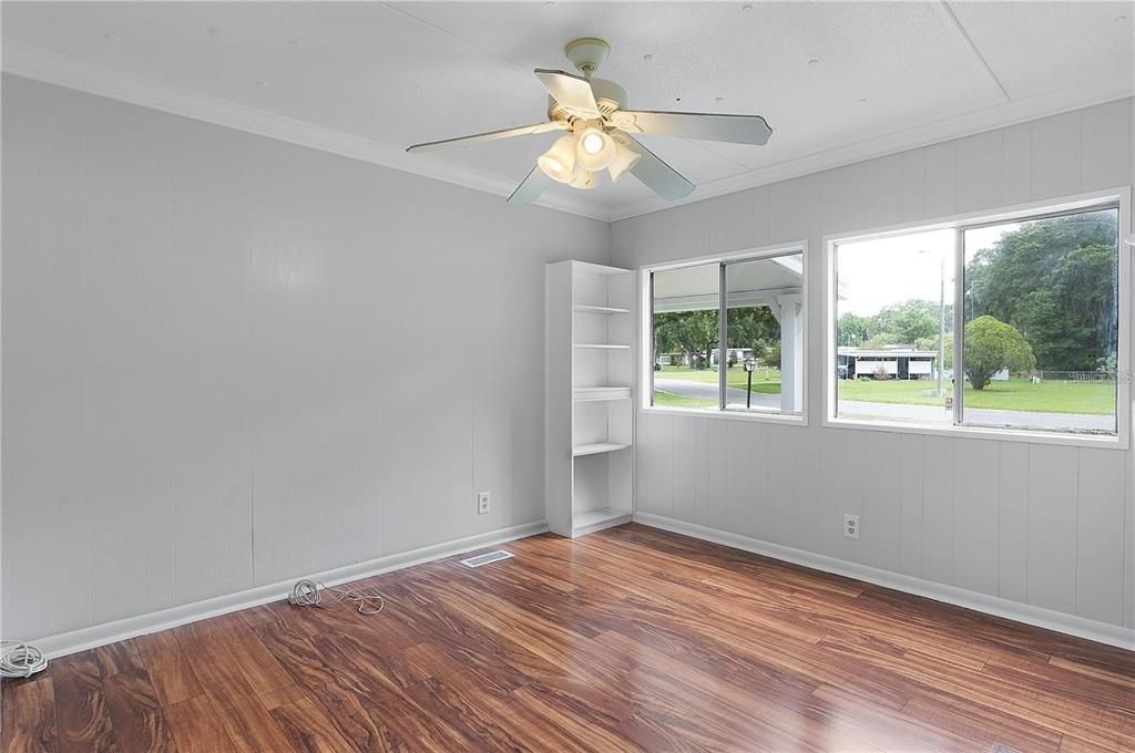 For Sale: $159,900 (3 beds, 2 baths, 1344 Square Feet)