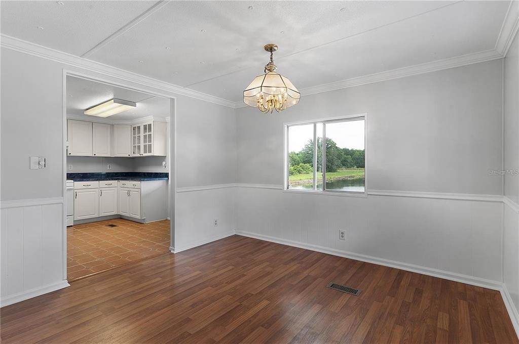 For Sale: $159,900 (3 beds, 2 baths, 1344 Square Feet)
