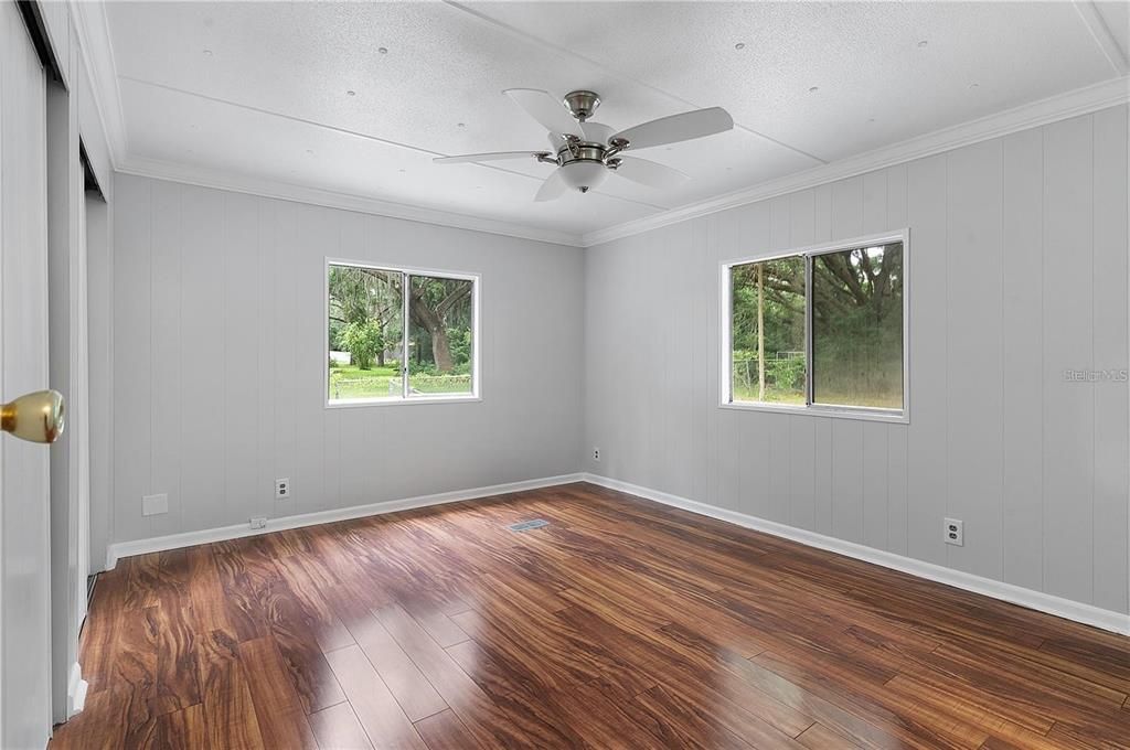 For Sale: $159,900 (3 beds, 2 baths, 1344 Square Feet)
