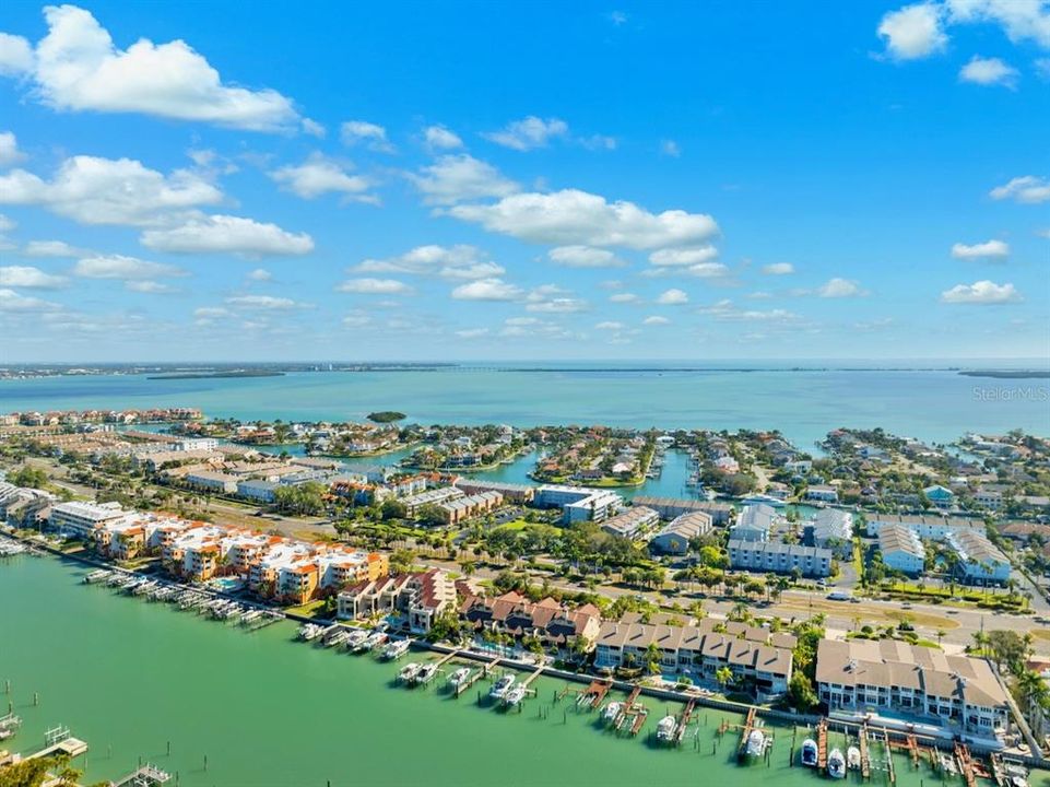 На продажу: $1,950,000 (4 спален, 3 ванн, 3200 Квадратных фут)