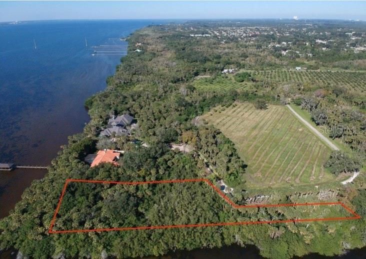 En Venta: $1,500,000 (1.29 acres)