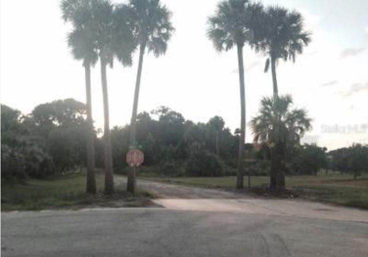 En Venta: $1,500,000 (1.29 acres)