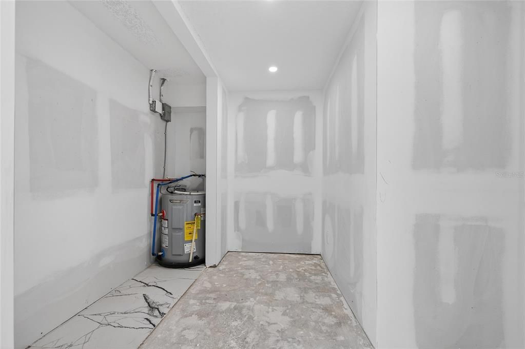 На продажу: $345,000 (2 спален, 1 ванн, 912 Квадратных фут)