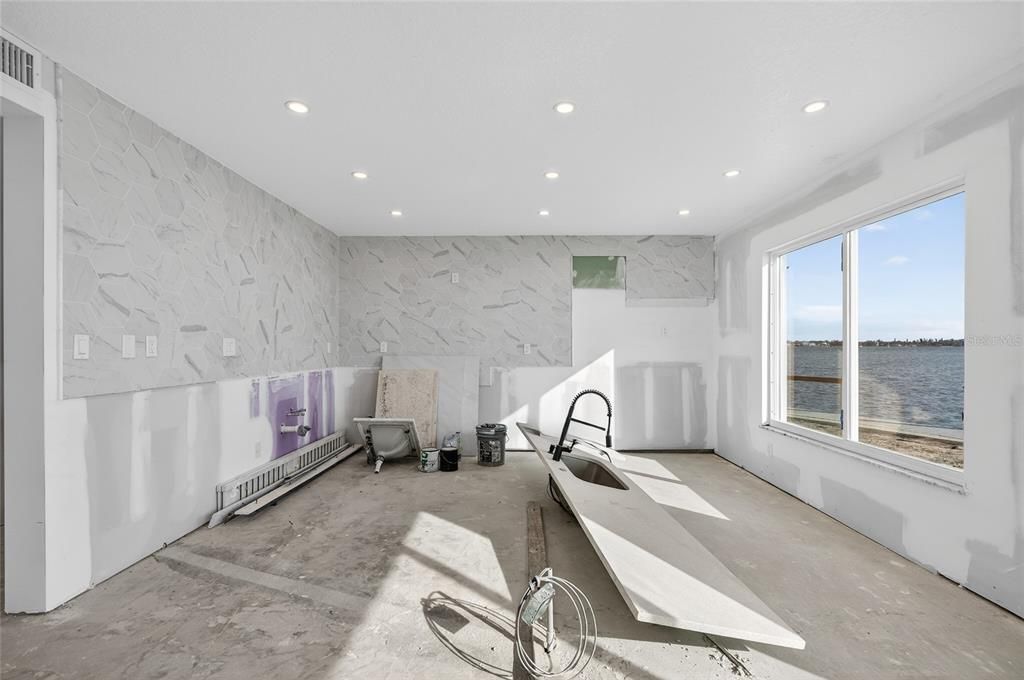 На продажу: $345,000 (2 спален, 1 ванн, 912 Квадратных фут)