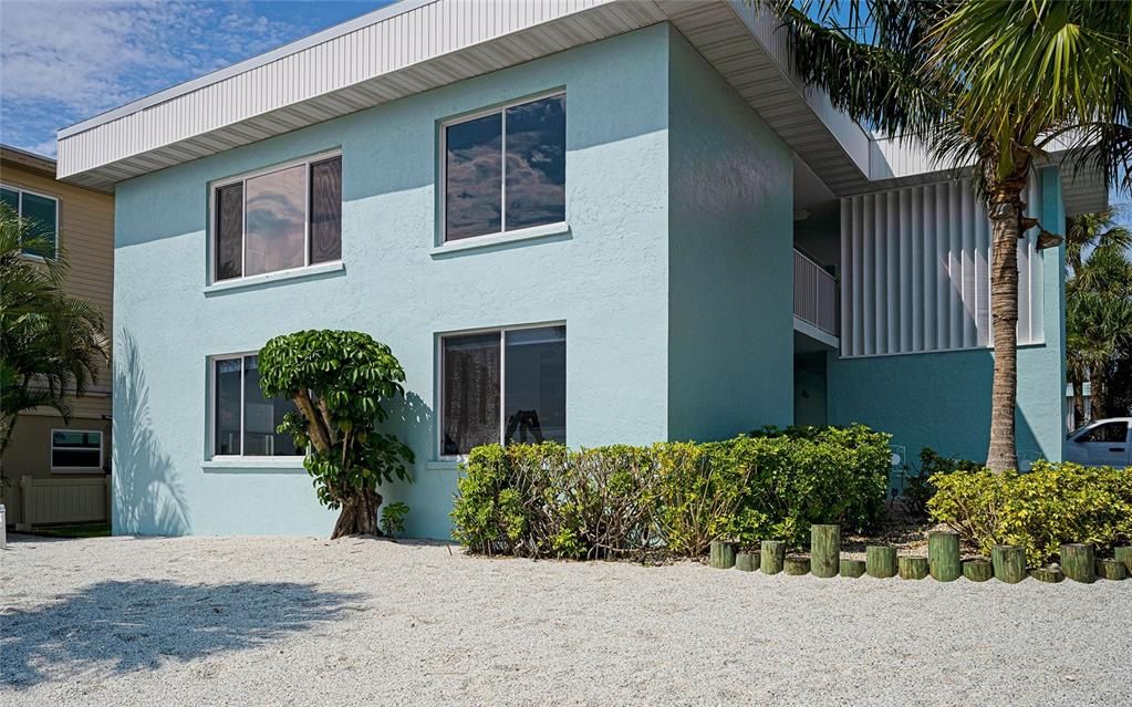 На продажу: $345,000 (2 спален, 1 ванн, 912 Квадратных фут)