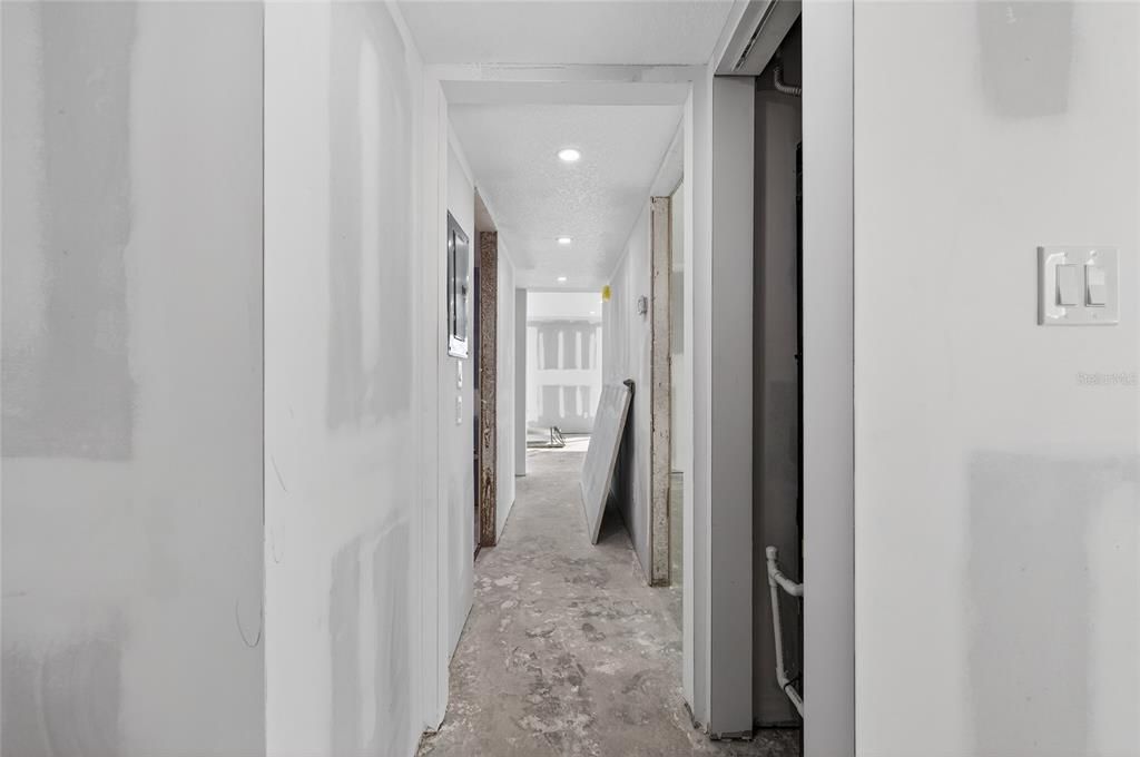 На продажу: $345,000 (2 спален, 1 ванн, 912 Квадратных фут)