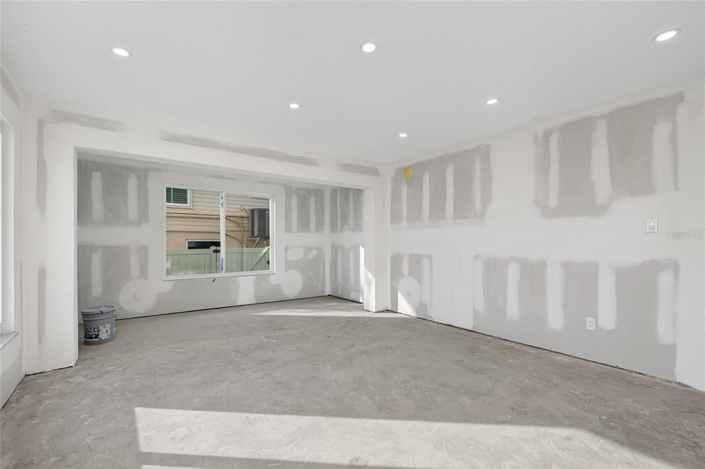 На продажу: $345,000 (2 спален, 1 ванн, 912 Квадратных фут)