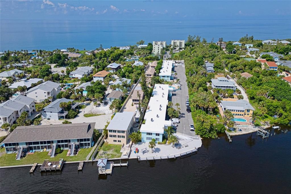 На продажу: $345,000 (2 спален, 1 ванн, 912 Квадратных фут)