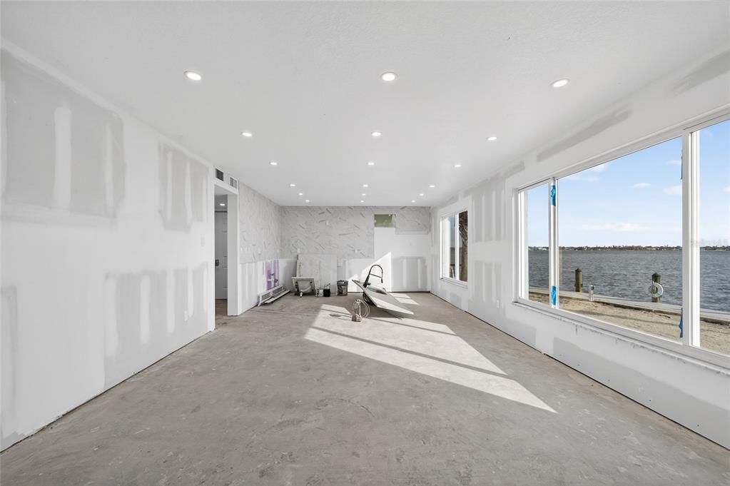 На продажу: $345,000 (2 спален, 1 ванн, 912 Квадратных фут)