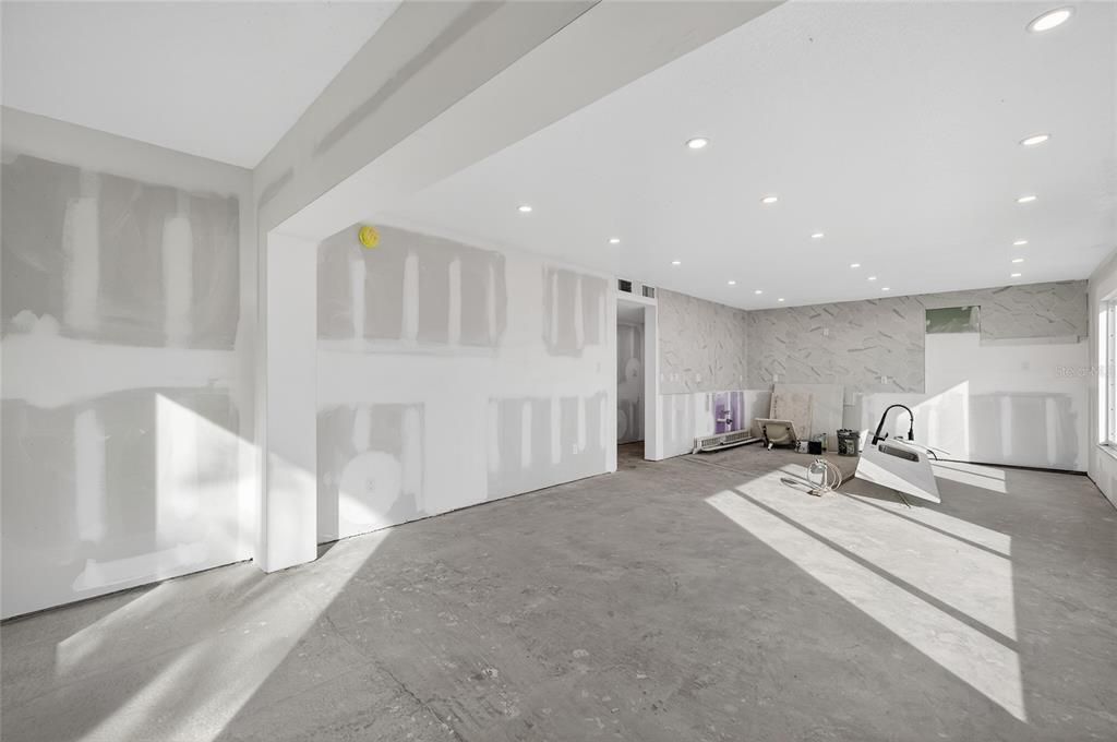 На продажу: $345,000 (2 спален, 1 ванн, 912 Квадратных фут)