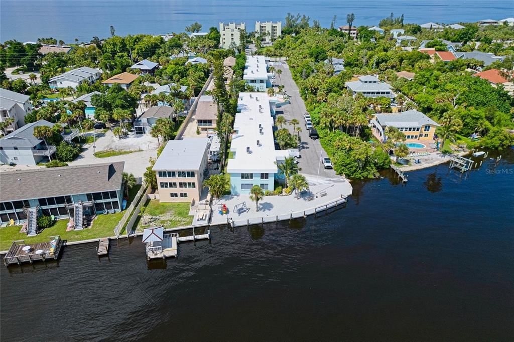 На продажу: $345,000 (2 спален, 1 ванн, 912 Квадратных фут)