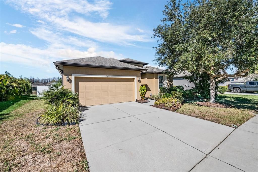Active With Contract: $350,000 (3 beds, 2 baths, 1702 Square Feet)