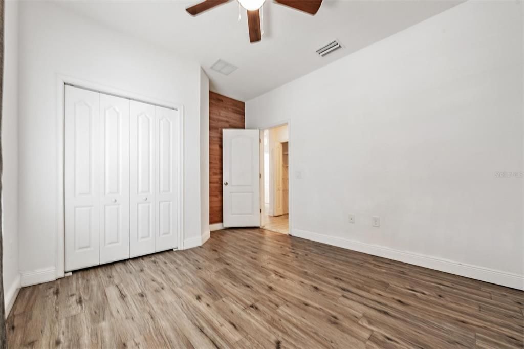 Active With Contract: $350,000 (3 beds, 2 baths, 1702 Square Feet)