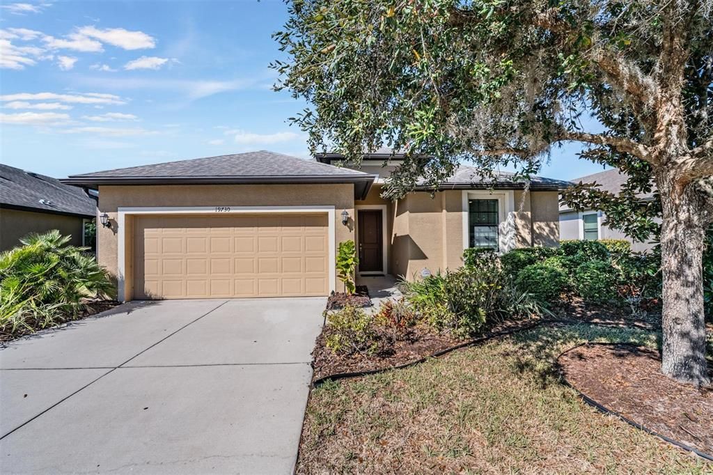 Active With Contract: $350,000 (3 beds, 2 baths, 1702 Square Feet)