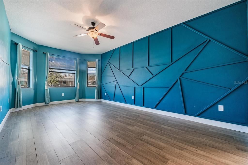 Active With Contract: $350,000 (3 beds, 2 baths, 1702 Square Feet)
