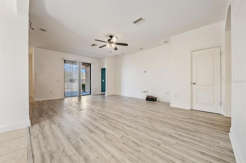 Active With Contract: $350,000 (3 beds, 2 baths, 1702 Square Feet)