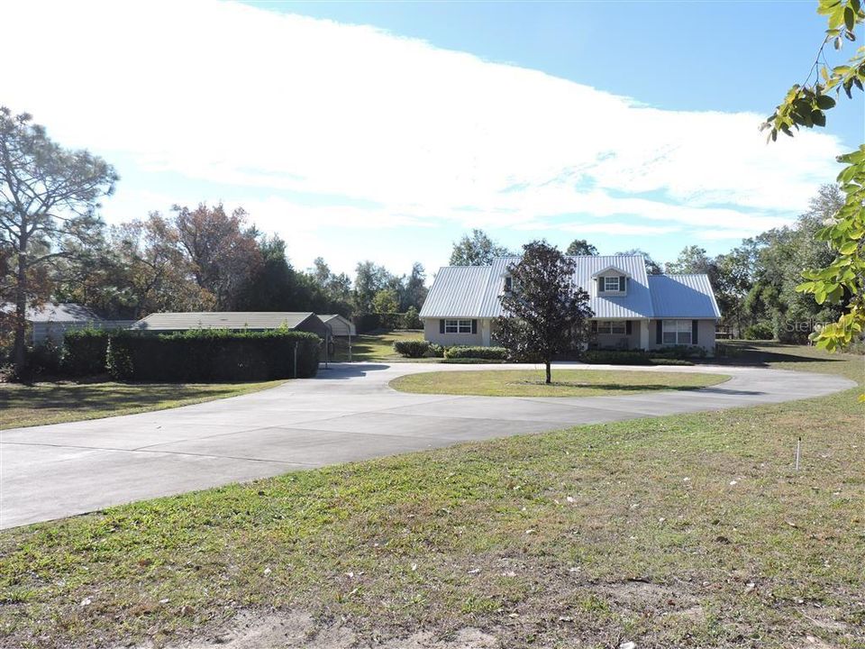 Recently Sold: $399,900 (3 beds, 2 baths, 2420 Square Feet)