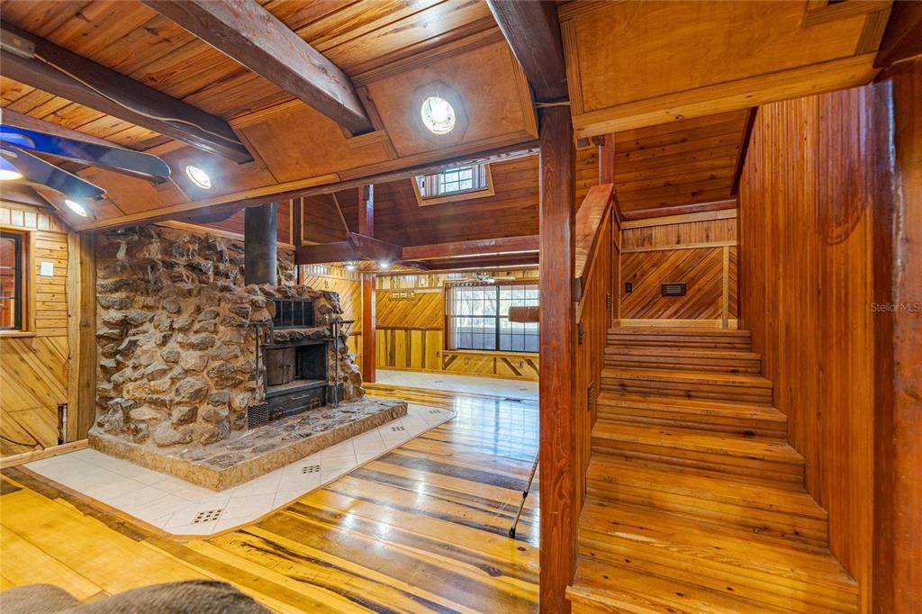 For Sale: $799,900 (4 beds, 3 baths, 2912 Square Feet)