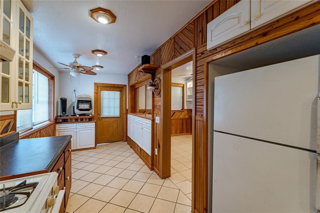 For Sale: $799,900 (4 beds, 3 baths, 2912 Square Feet)