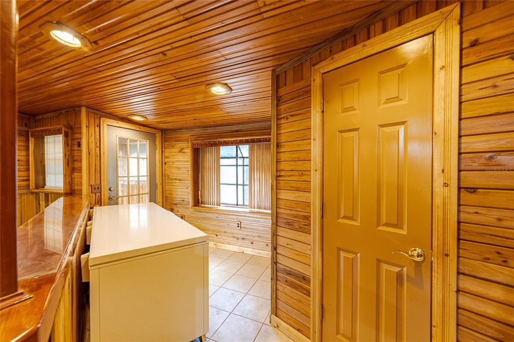 For Sale: $799,900 (4 beds, 3 baths, 2912 Square Feet)