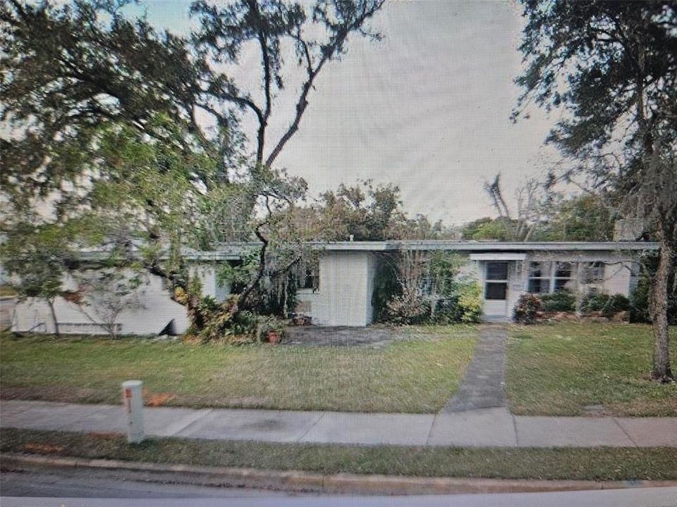 Recently Sold: $350,000 (3 beds, 2 baths, 1338 Square Feet)